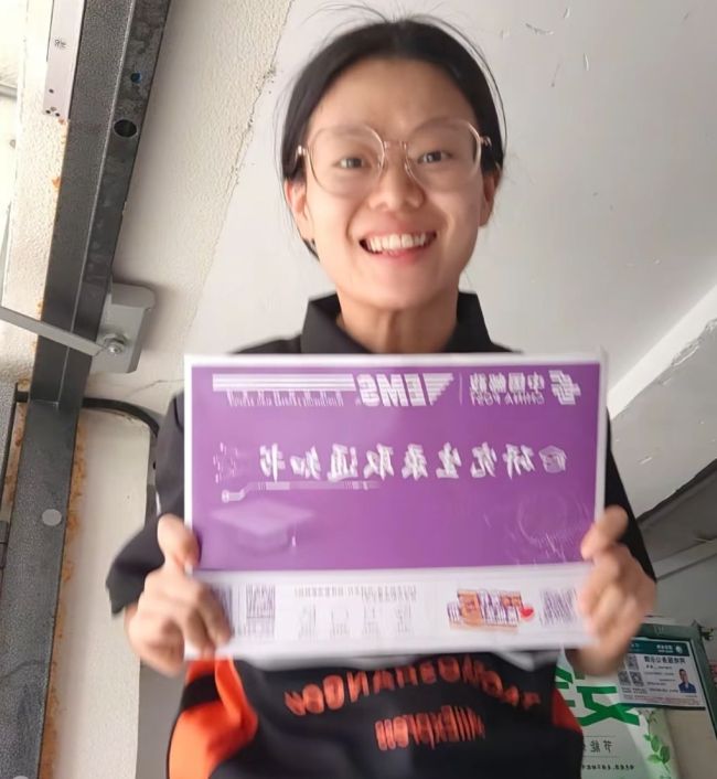 四川25岁外卖女孩考上研究生