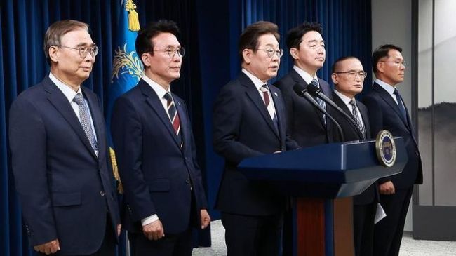李在明支持率跌至生死线 民众失望情绪高涨