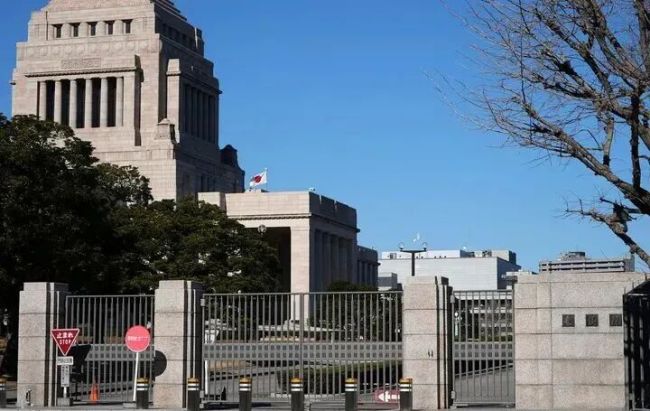 日本政坛“黑金”不断