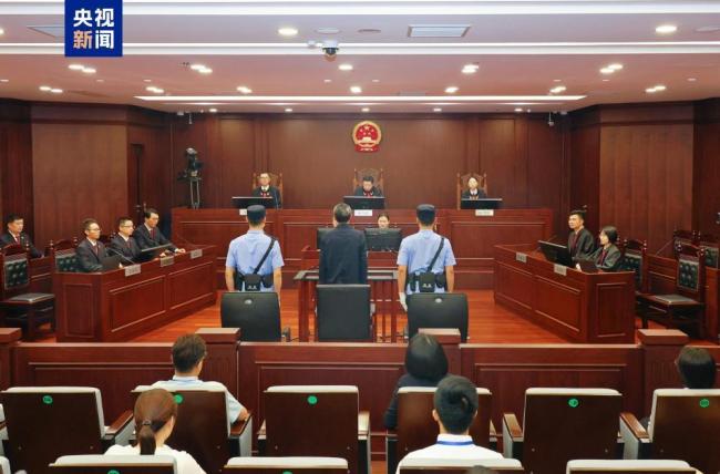 刘满仓受贿超3亿判无期 巨额贪腐终受严惩