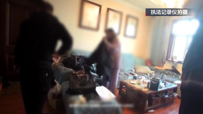 北京奇案:女子网购羊绒大衣“尝到甜头”,最终将自己推入深渊