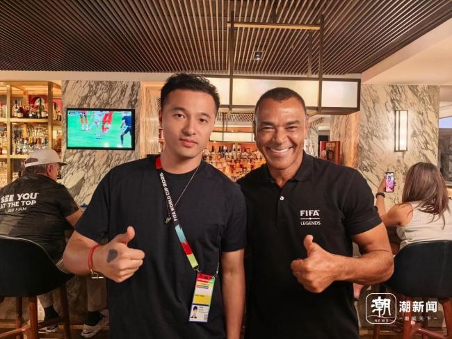 记者在西餐厅邂逅足坛群星 意外的传奇相遇