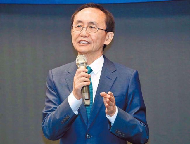 吴子嘉批民调专家戴立安不要脸 十年照顾换翻脸
