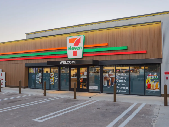 7-11起诉耐克:新鞋配色涉嫌抄袭 商标权之争升级