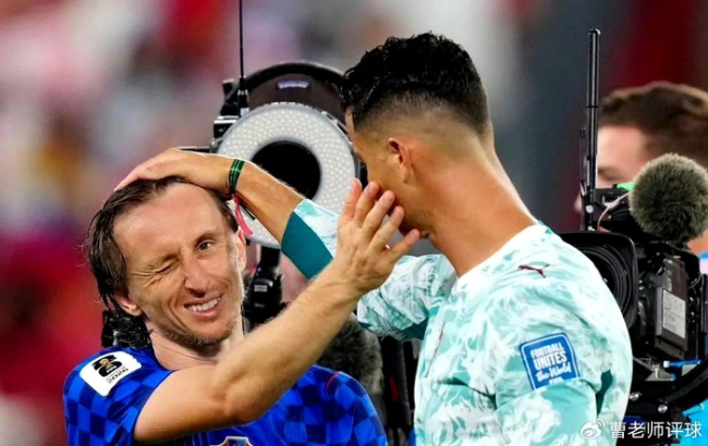 莱万质疑FIFA偏袒C罗和葡萄牙
