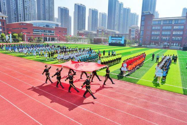 110支足球队齐聚郑州航空港区