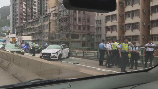 香港私家车躲避检查连撞多车