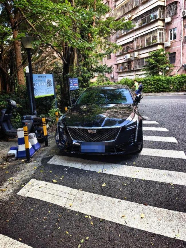 深圳一停车场改造引发电动车占道 居民出行受阻
