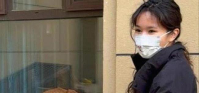 男子强忍抽筋钻水救出被困狗狗一家