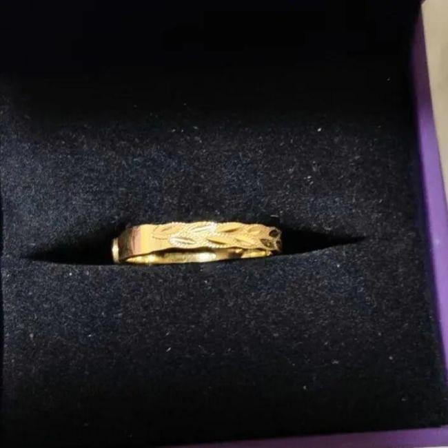保洁阿姨偷金后带着家人连夜逃跑 金首饰被盗案告破