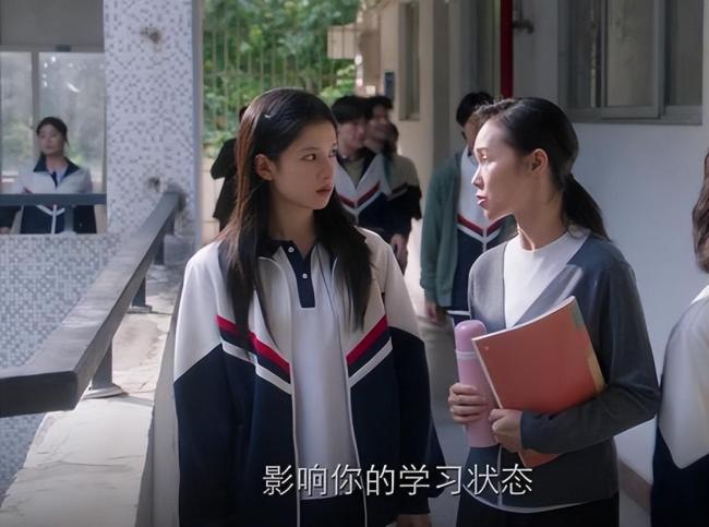 张婧仪演白富美穷学生都有说服力 剧情“装穷”引争议