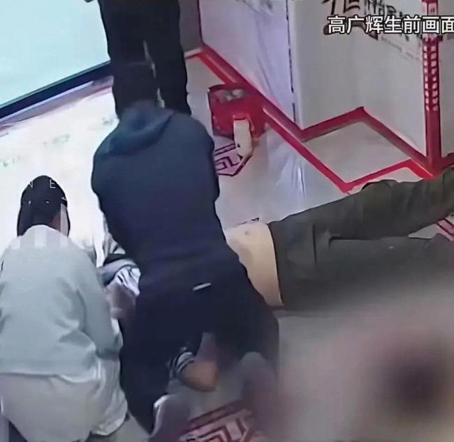 32岁程序员猝死抢救仍被拉入工作群 生命最后的加班