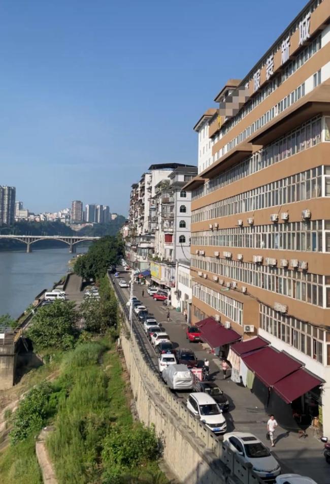 泸州“花坛白骨案”今日开庭,受害人儿子质问:为什么要那么残忍 凶手曾长期逍遥法外_新闻频道_中华网
