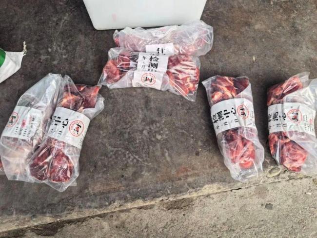 四川什邡打掉挂“牛头”卖猪肉团伙 制假售假链条被捣毁