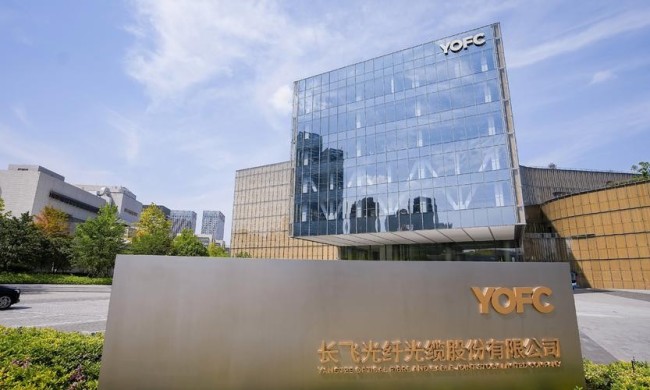 “光纤三剑客”开启“印钞”模式 AI算力引爆业绩