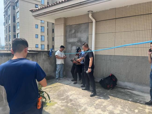 民警劝说2小时救下轻生男子