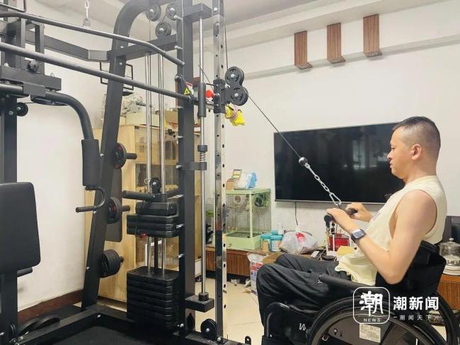 男子瘫痪女友照顾600多天 爱与坚持的力量