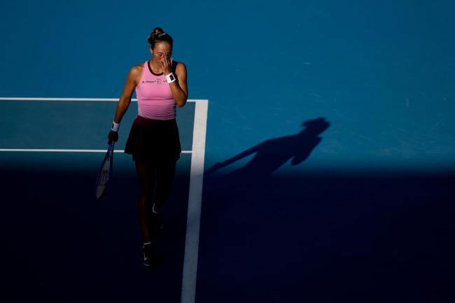 郑钦文晋级WTA250雅典赛8强 状态回升夺开门红