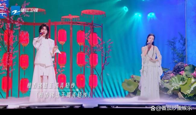 金晨上音综了 古风唱跳首秀激发关切