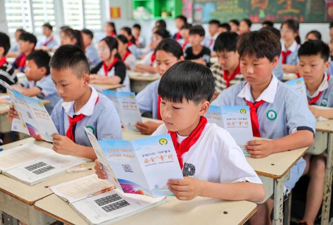 支持退休同志参与未成年人司法保护
