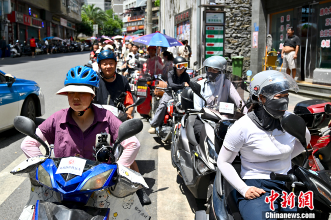 前面需要我们就必须冲上去:摩托大军驰援灾区