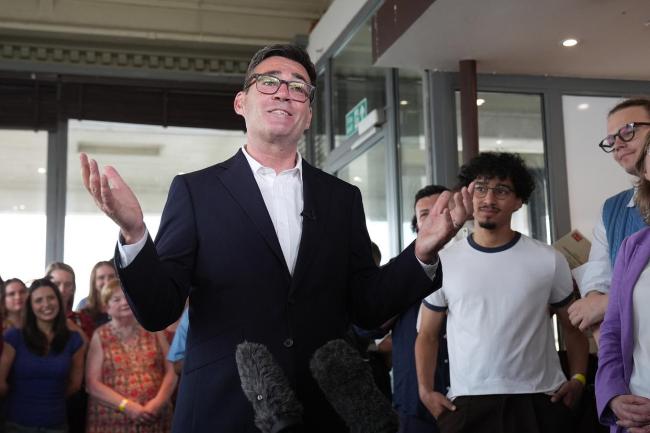 伯纳姆出任英国首相