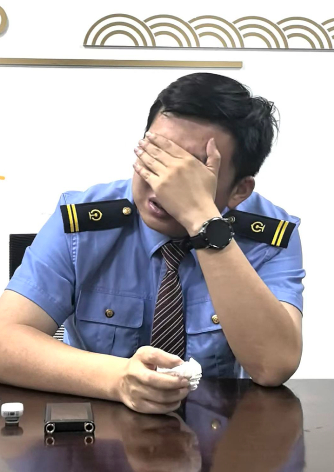 救灾离世小伙发给朋友最后的消息 别人帮我背包了