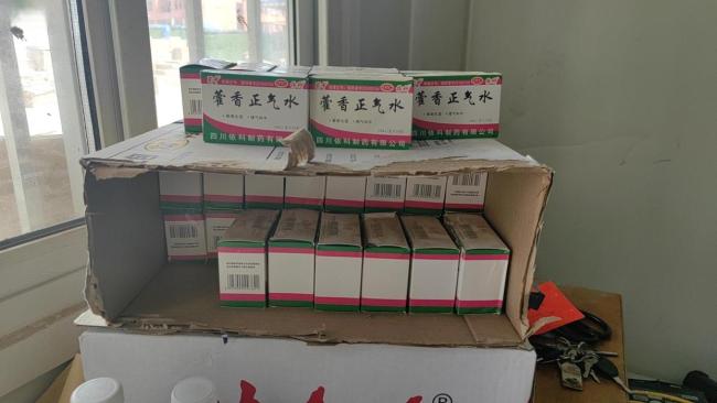 关晓彤陈星旭求婚路透 高温下的真实与敬业