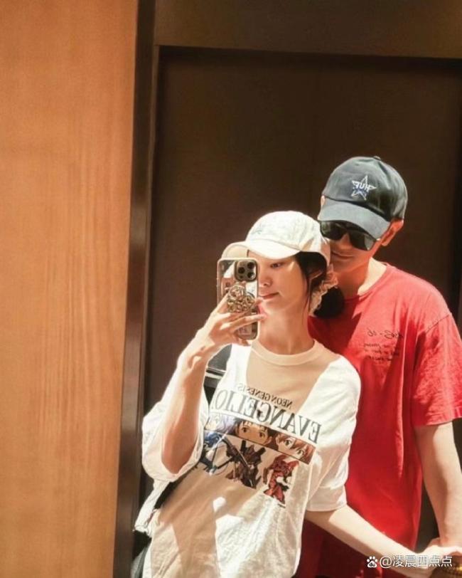 徐艺洋裹被单扮鸵鸟整蛊黄子韬 抽象恩爱新高度