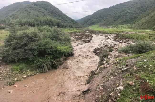 门票8元的露营胜地和突如其来的山洪 悲剧中的生死救援