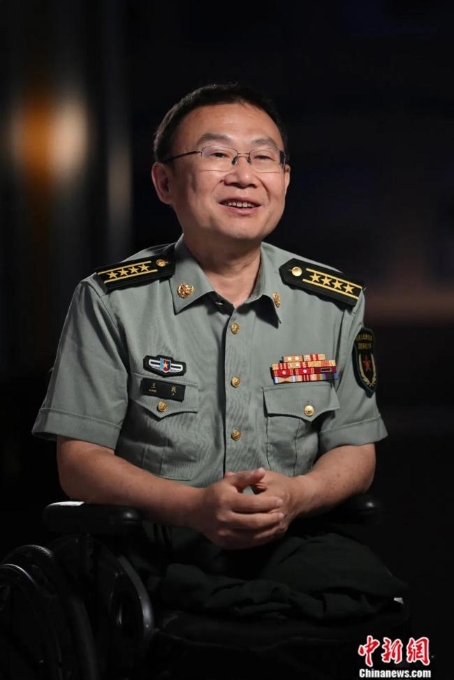 王戟：轮椅上的“飞驰人生” 重新定义科研之路
