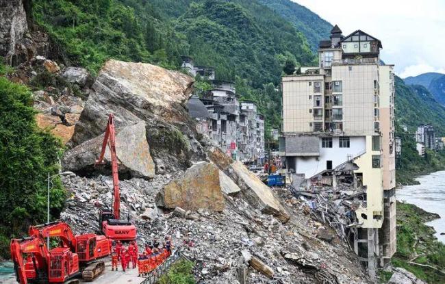 山体崩塌失联00后网格员确认遇难 英雄牺牲在救援一线
