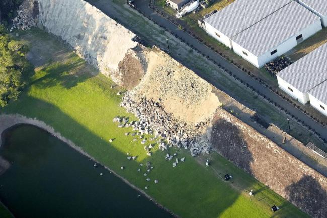 日本强震已超百次余震 致多人伤亡 房屋倒塌交通受阻
