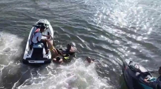 辅警勇救溺水男童手臂受伤浑然不知