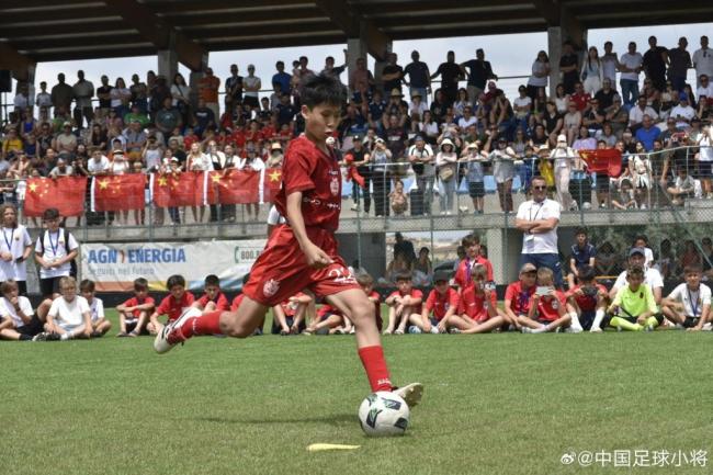 董路回应青训野路子争议 赢球与成长并重