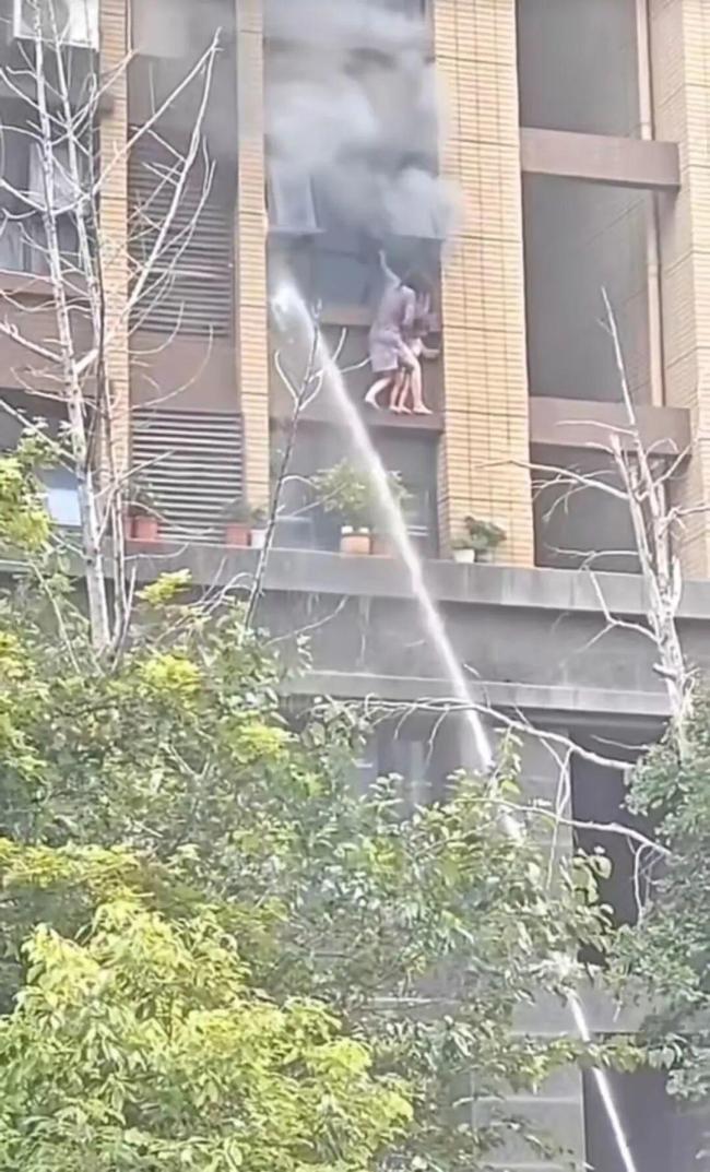连云港火灾坠楼女童身亡