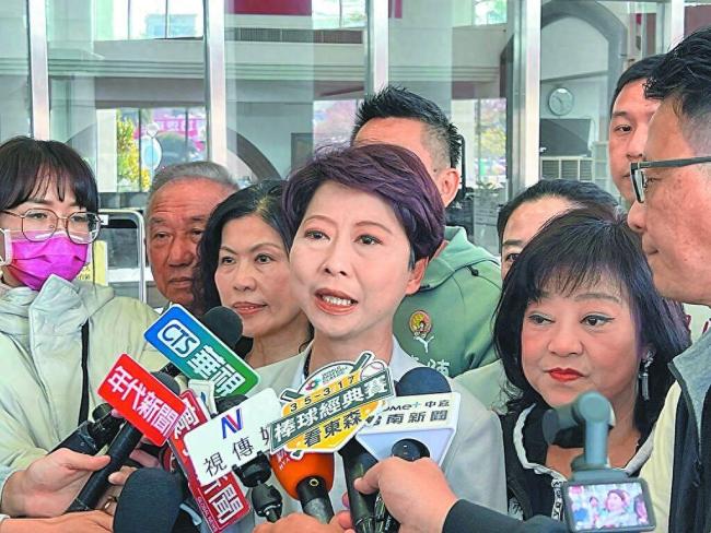 李胜峰痛批陈亭妃脸皮够厚