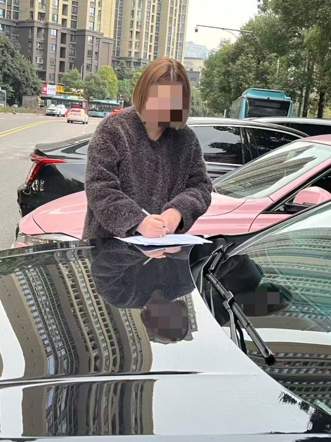 女子每月6千租小车开到异地抵押套现