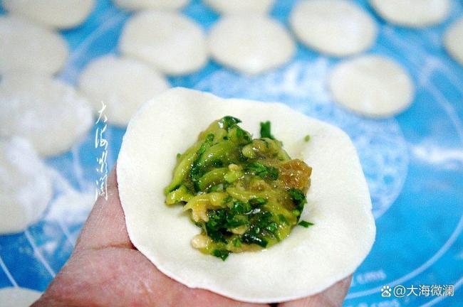 立秋吃饺子，记得：2馅不上桌，3馅端上桌，解馋贴秋膘，迎秋接福 迎秋接福接好运