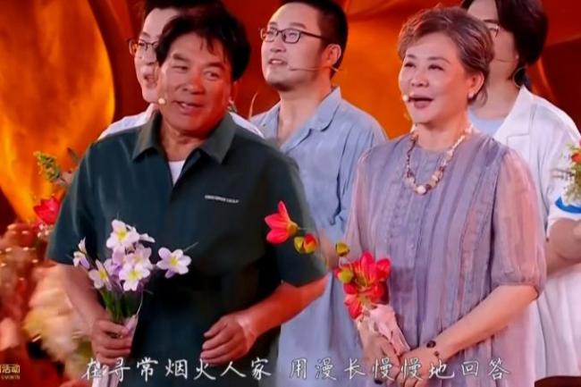 李思潼王彦桐百花奖开幕式合唱歌曲 新老同台传承光影