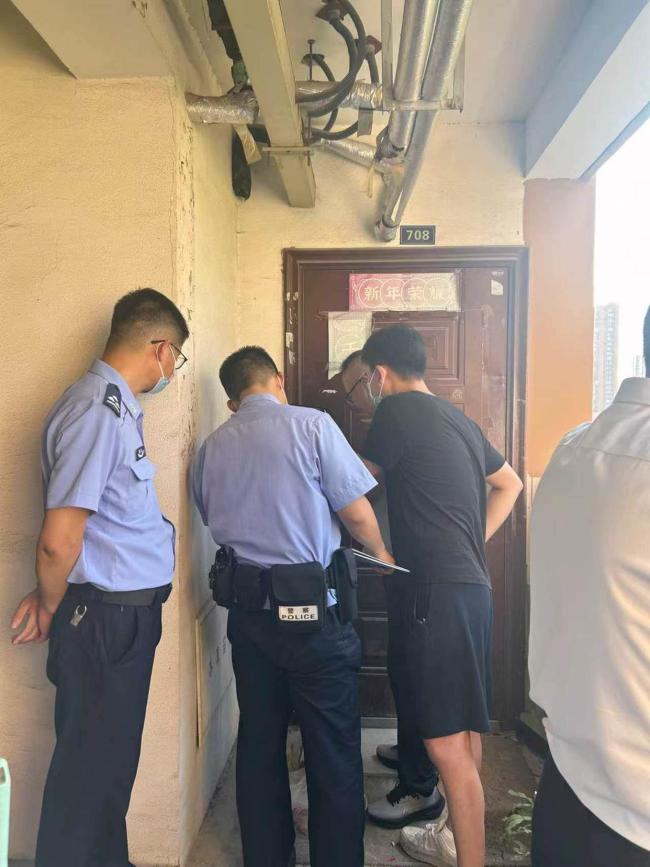 老人第5次失联 社区再“破门”救人