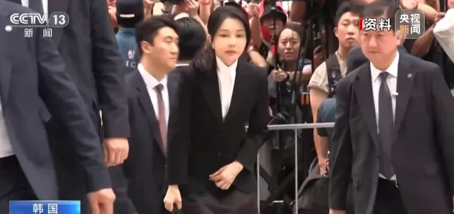 金建希承认收过名牌包 庭审中透露细节