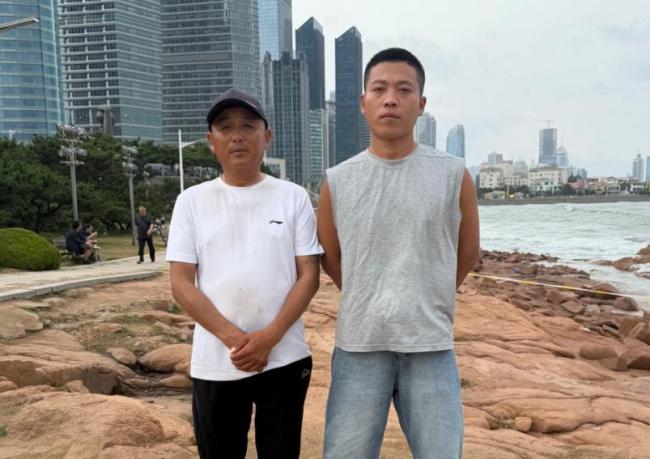 父子接力34天内跳海救下3条命