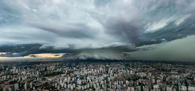 苏州暴雨太湖水倒灌小区车库被淹 物业失职难辞其咎