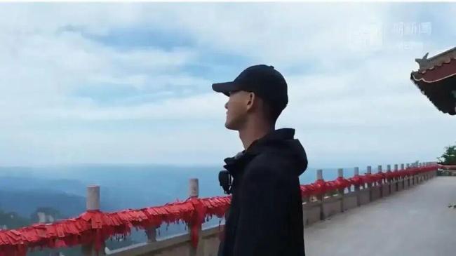 老君山云海观察员回应萝卜岗质疑 选拔公开透明