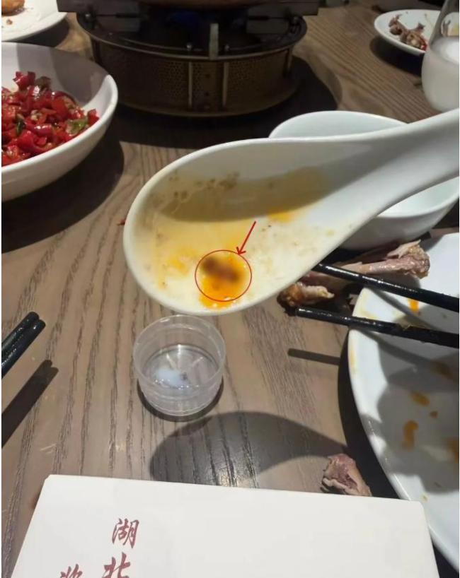 3人网购活蟑螂2天讹诈饭店3000元 恶意索赔团伙被刑拘