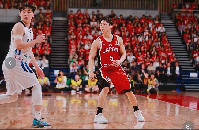 三回合看河村勇辉统治力！24分干翻韩国，1米72小个子秀翻全场 炸裂表现震撼对手