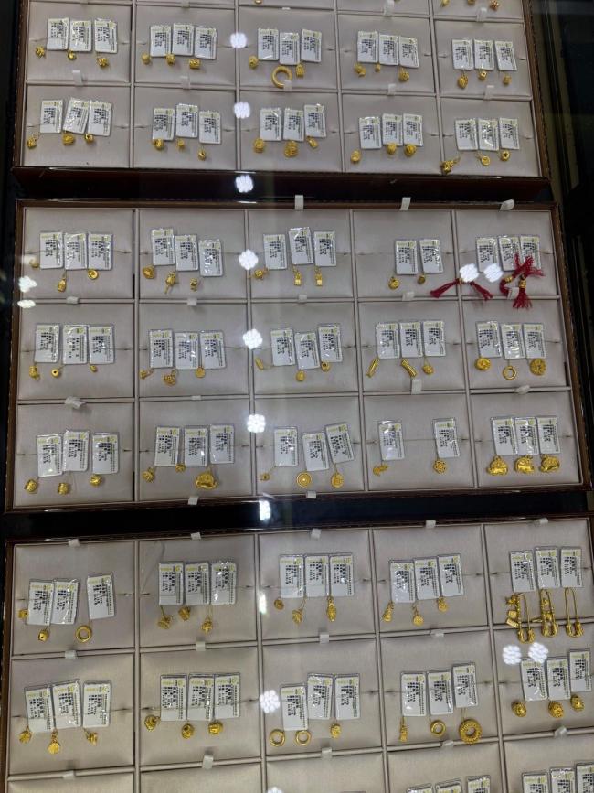 暴涨10% 七夕带火平价小克重黄金 年轻群体热捧轻量化金饰