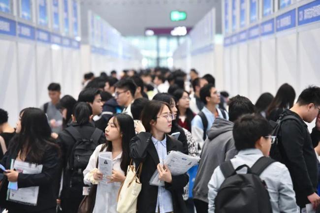 985大学开在县城 考进大山了 名校下沉引发热议
