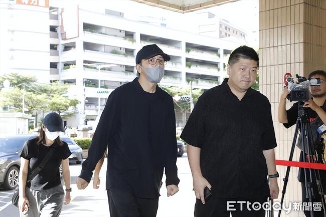 陈柏霖坤达逃兵案开庭后现身